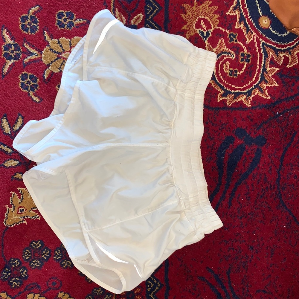 LULULEMON HOTTY HOT SHORTS 2”